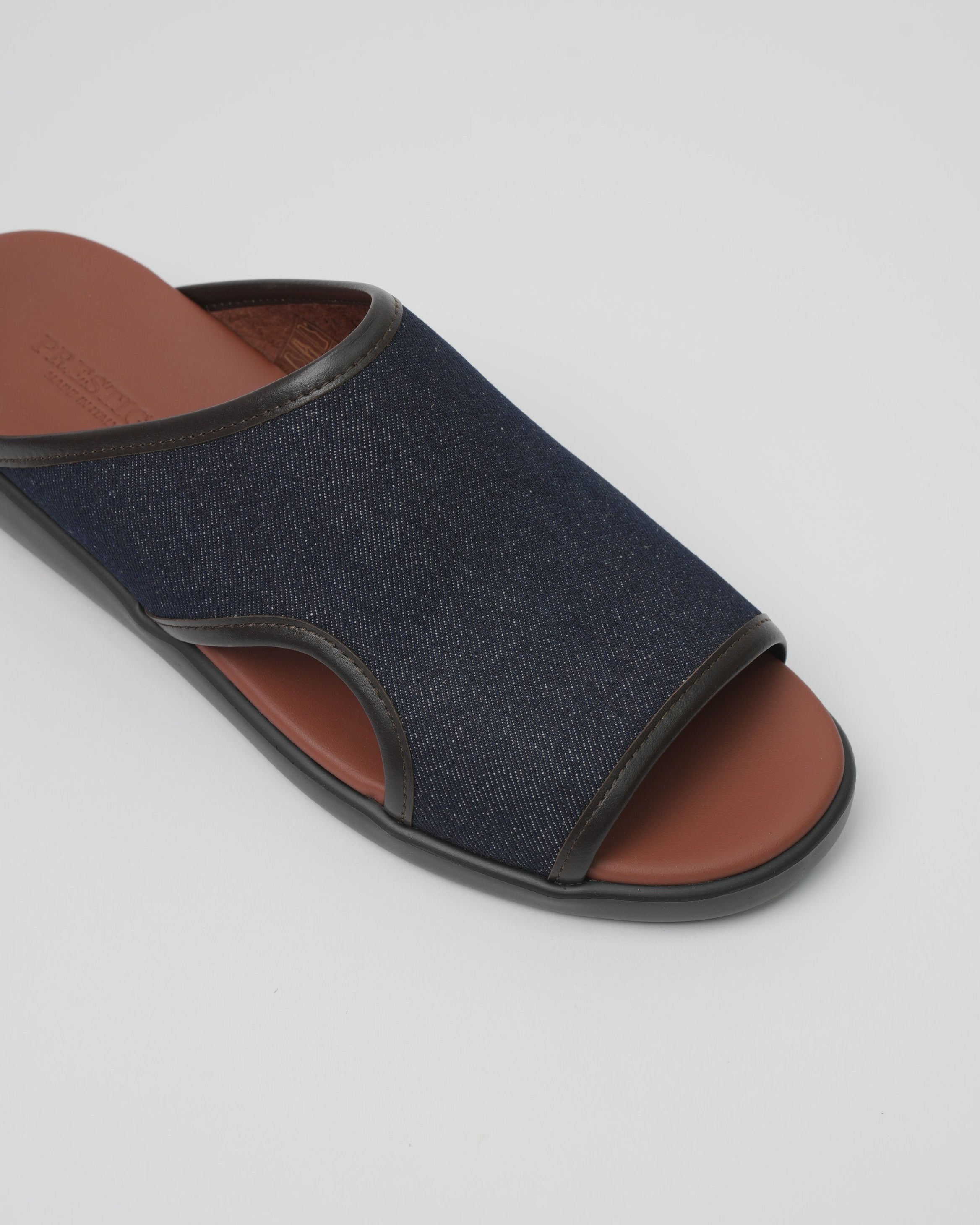 Extra light sandals men