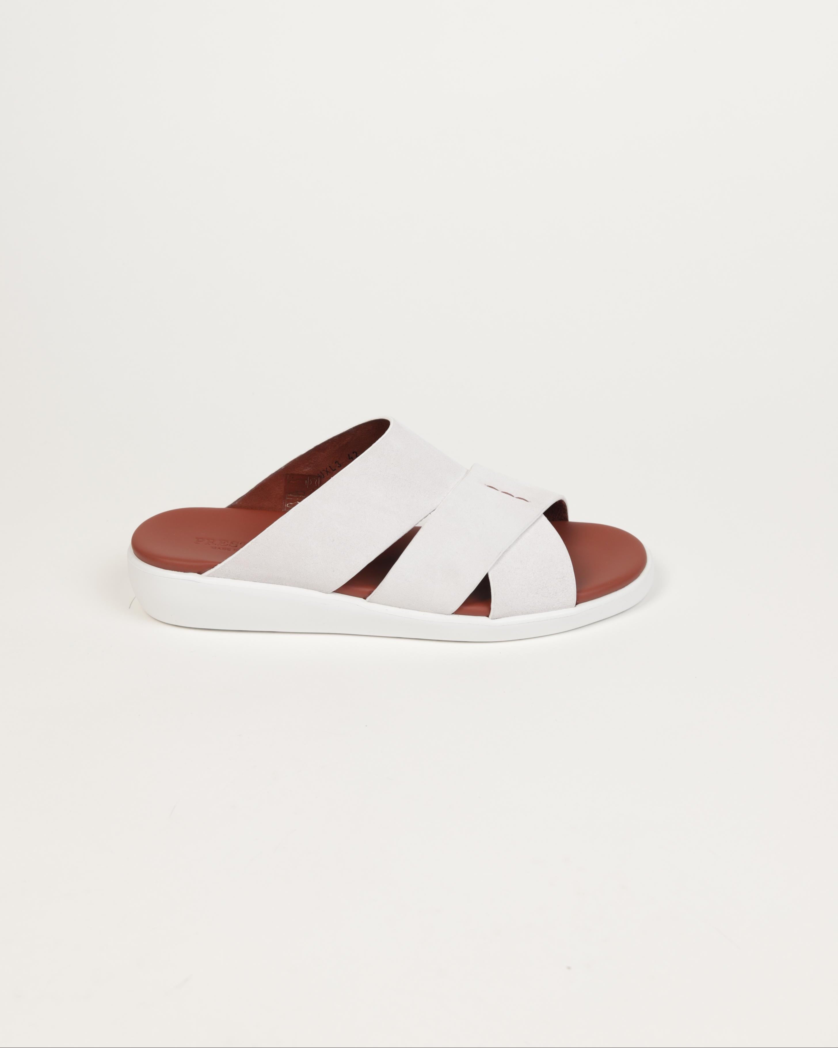 Extra- Light Sandals Men. Perfect for all-day wear, these lightweight sandals combine durability with sleek design.