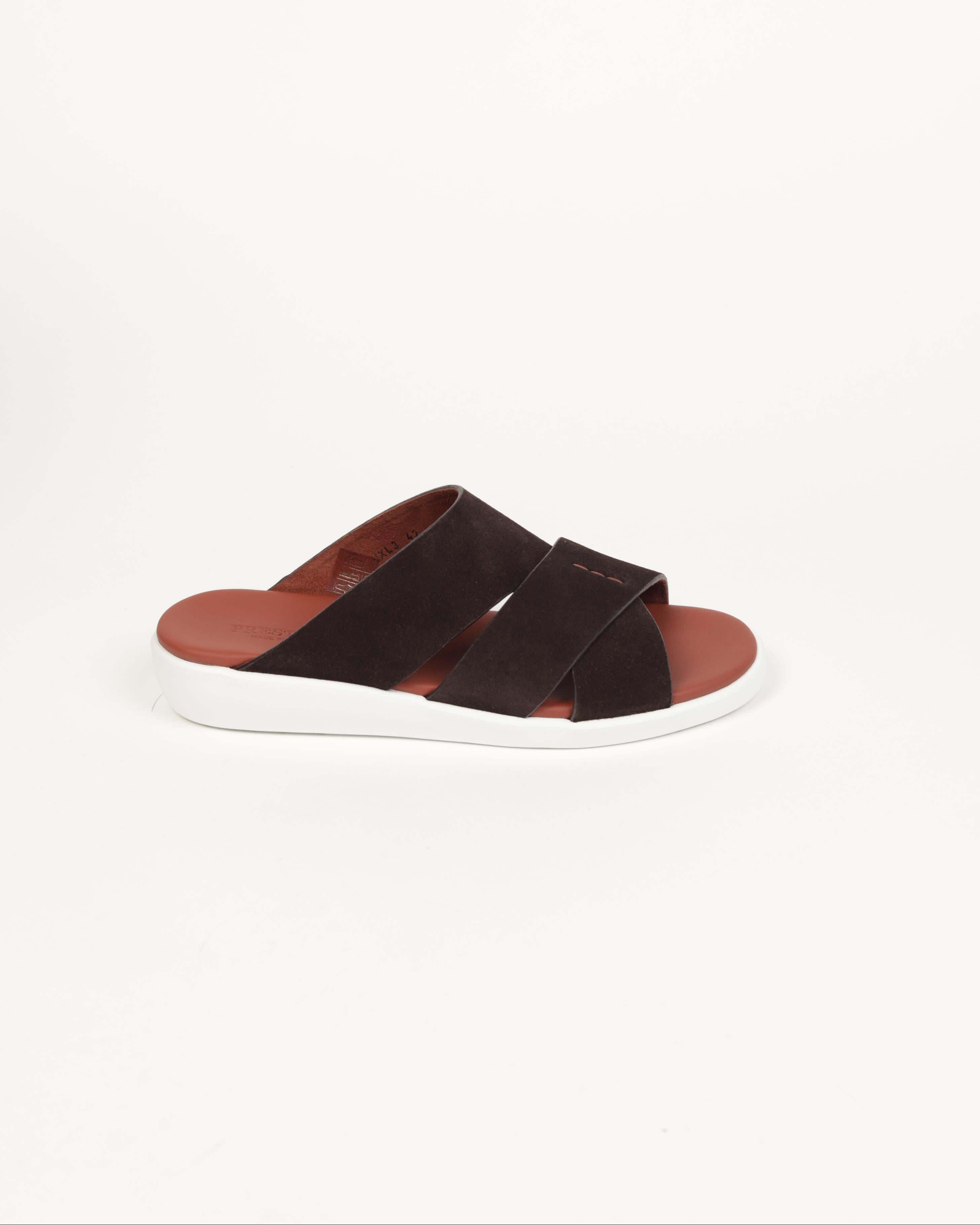 Extra- Light Sandals Men. Perfect for all-day wear, these lightweight sandals combine durability with sleek design.