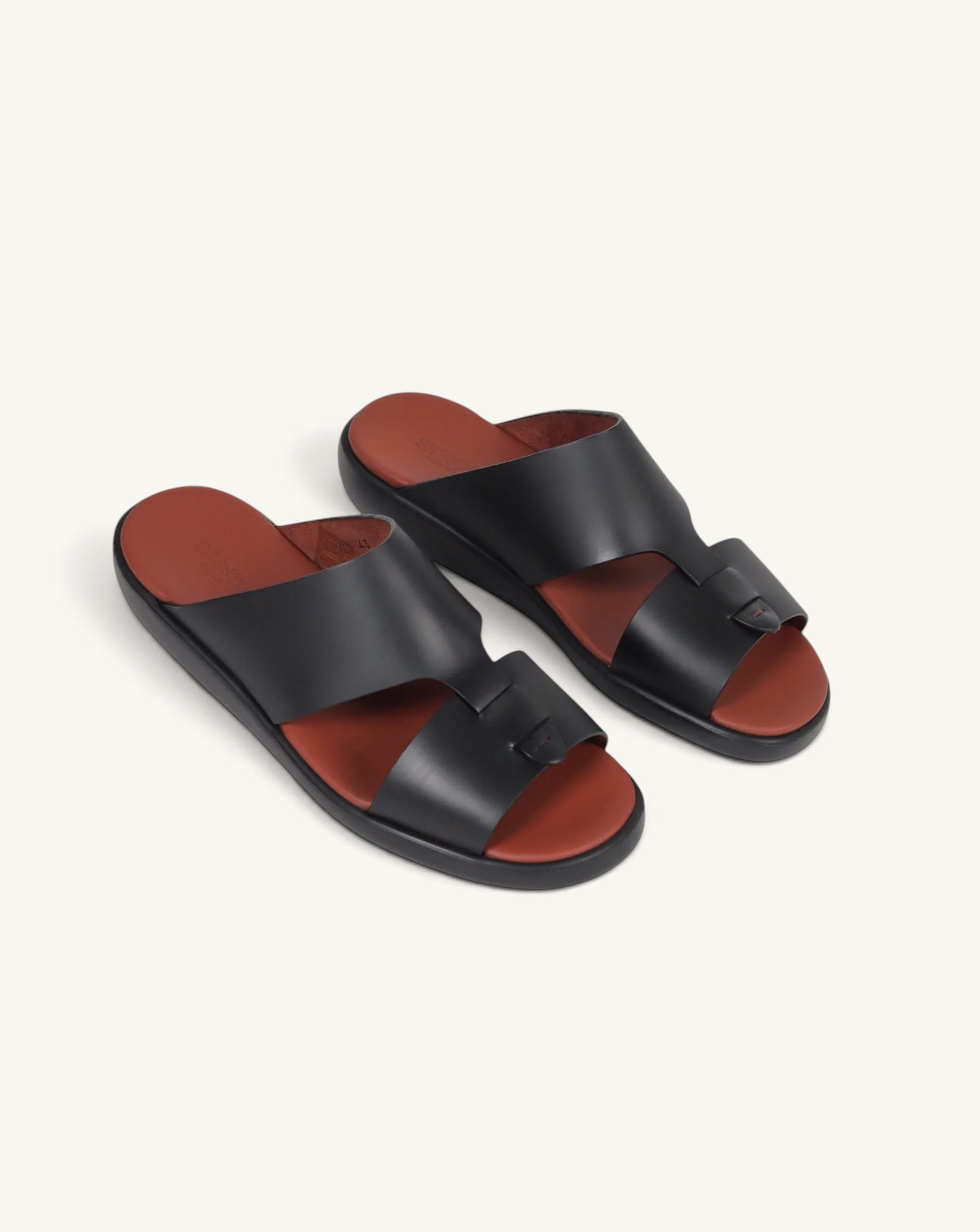 PG-XL1 غوماتو أسود