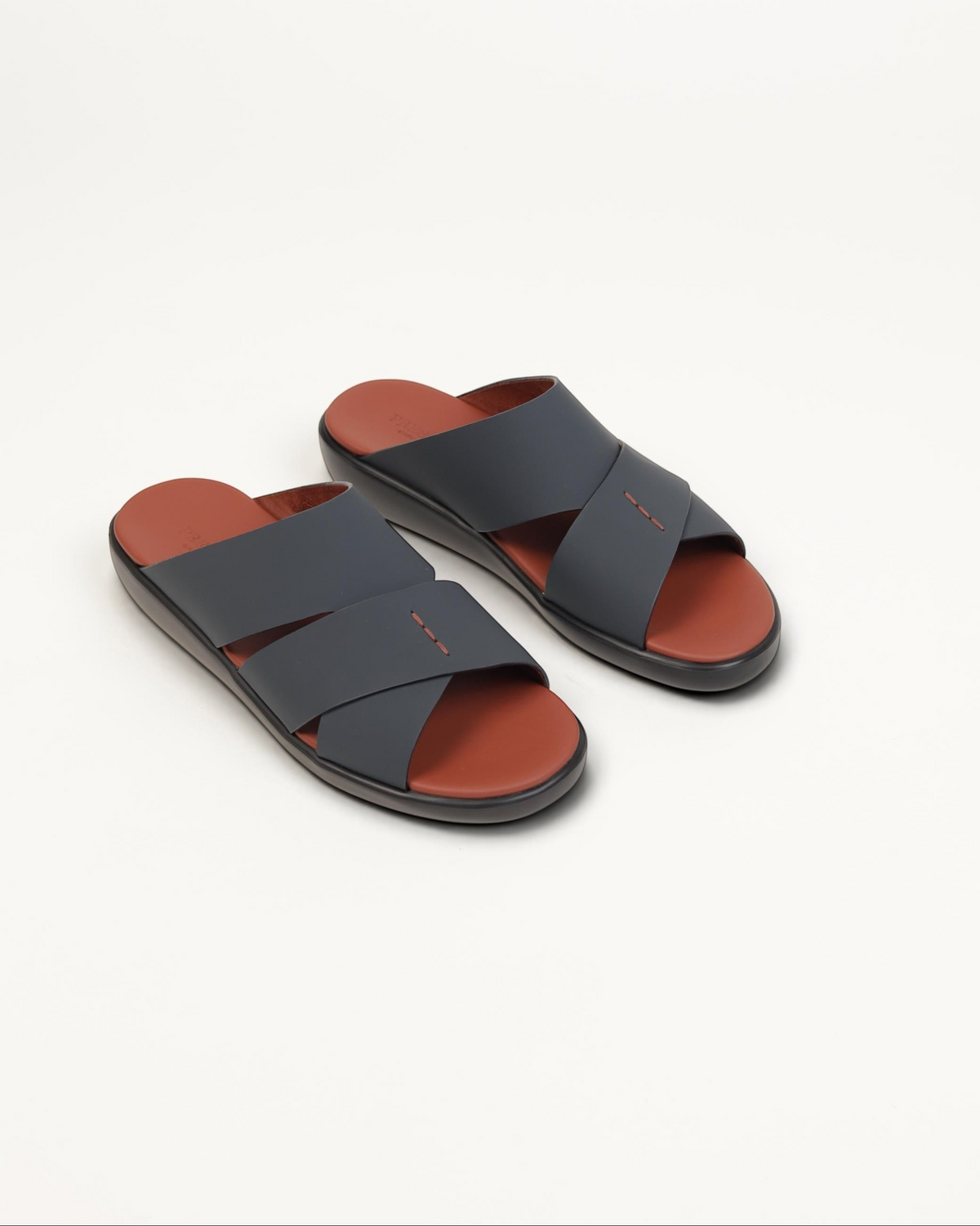 Prestige PG-XL3 Lord Gommato men's extra light sandals in deep blue with a contrasting tan footbed.