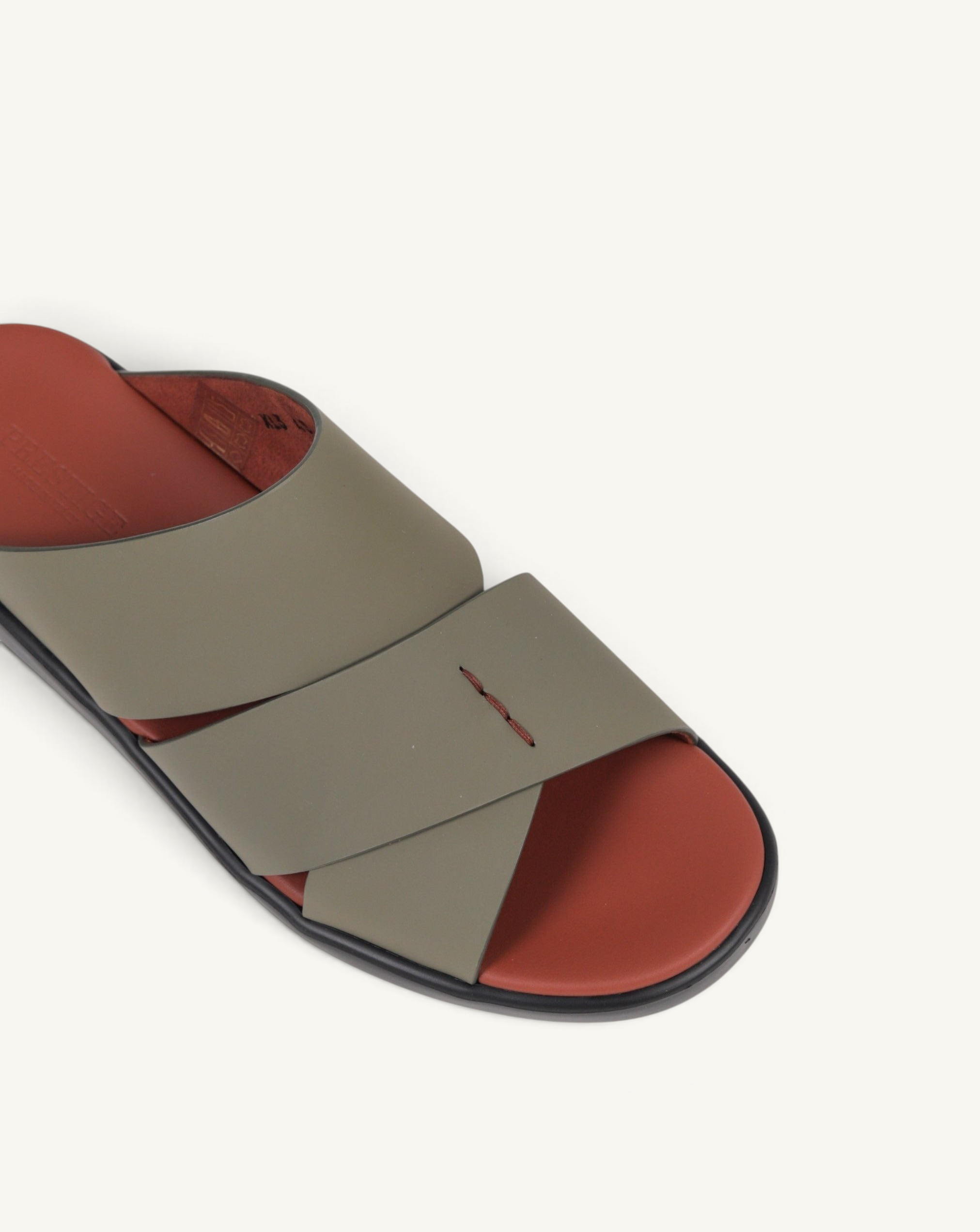 Prestige PG-XL3 Gommato Quarzo slide sandals featuring olive green crisscross straps and a contrasting red footbed.