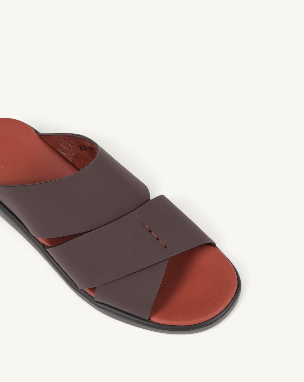 Prestige PG-XL3 Gommato Nutella slide sandals featuring dark brown crisscross straps and a contrasting red footbed.