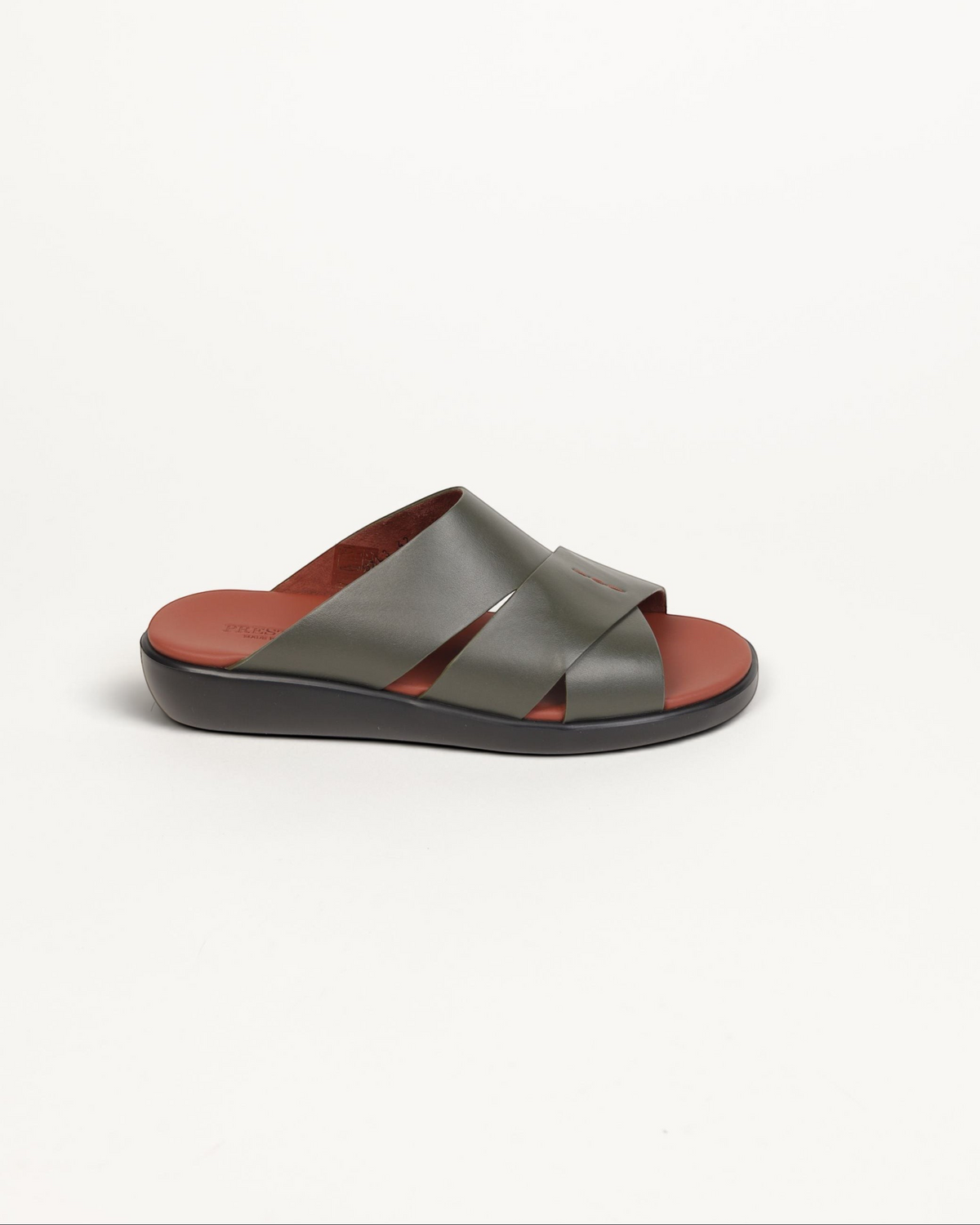 Prestige men's extra light sandals in verdone soft nappa leather with a comfortable dark sole and crossover straps
