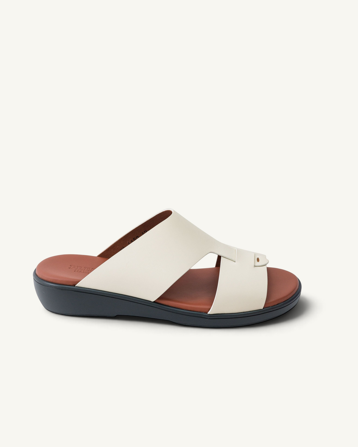 Prestige XL Classic sandals in milk white gommato leather with a comfortable brown footbed and dark sole.