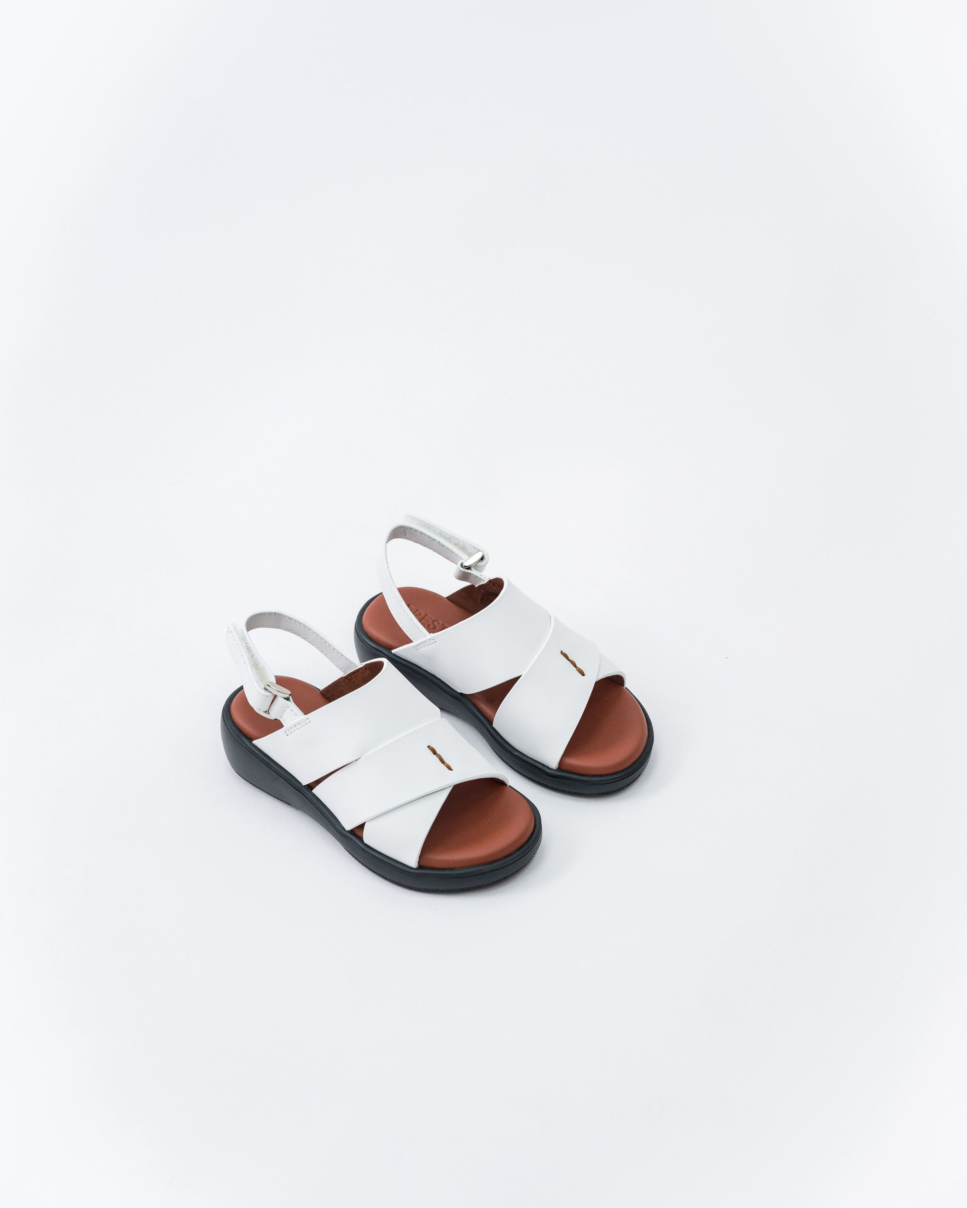 Baby extra light sandals with backstrap