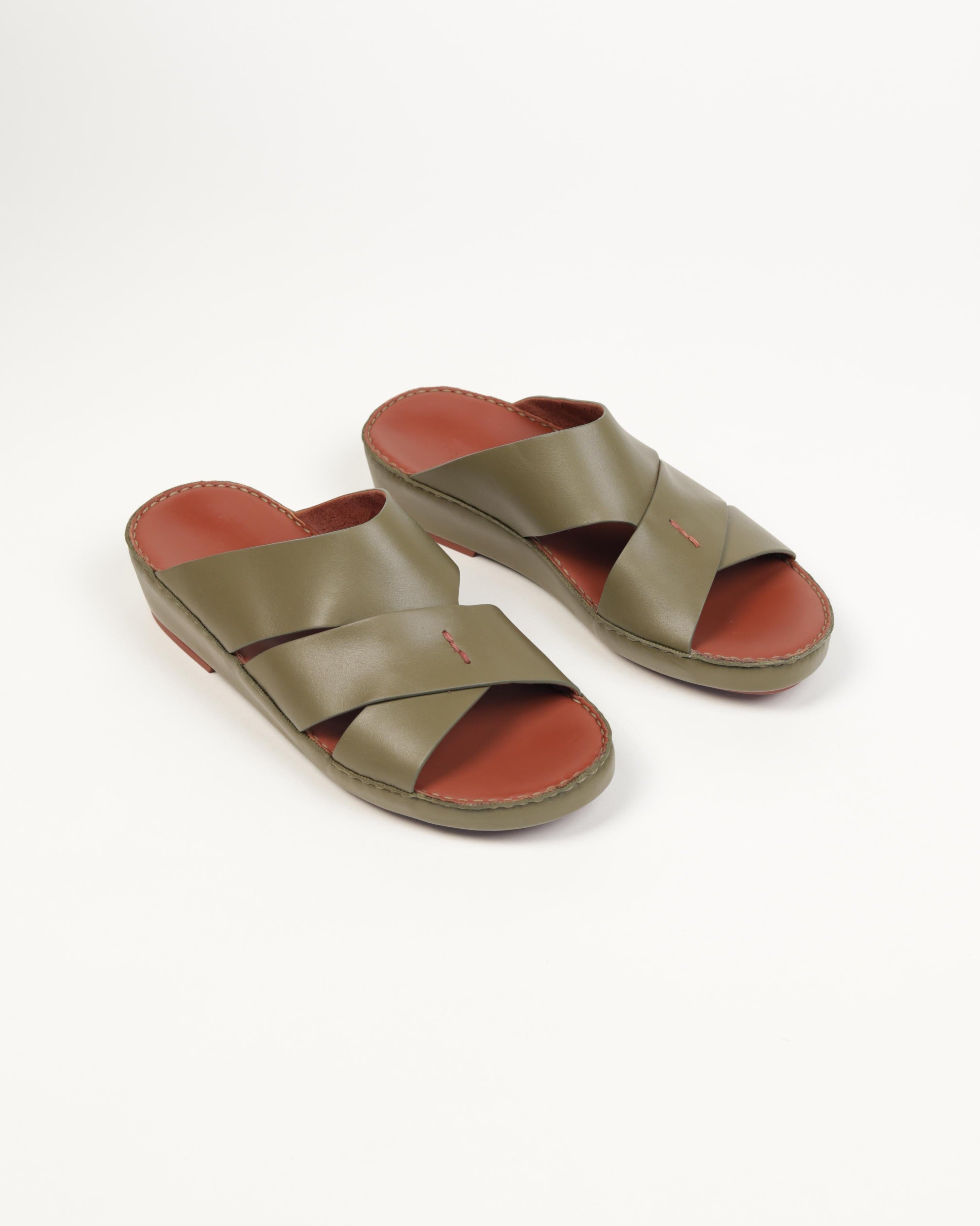 Premium men's sandals in the UAE, crafted from genuine Italian and natural leather.