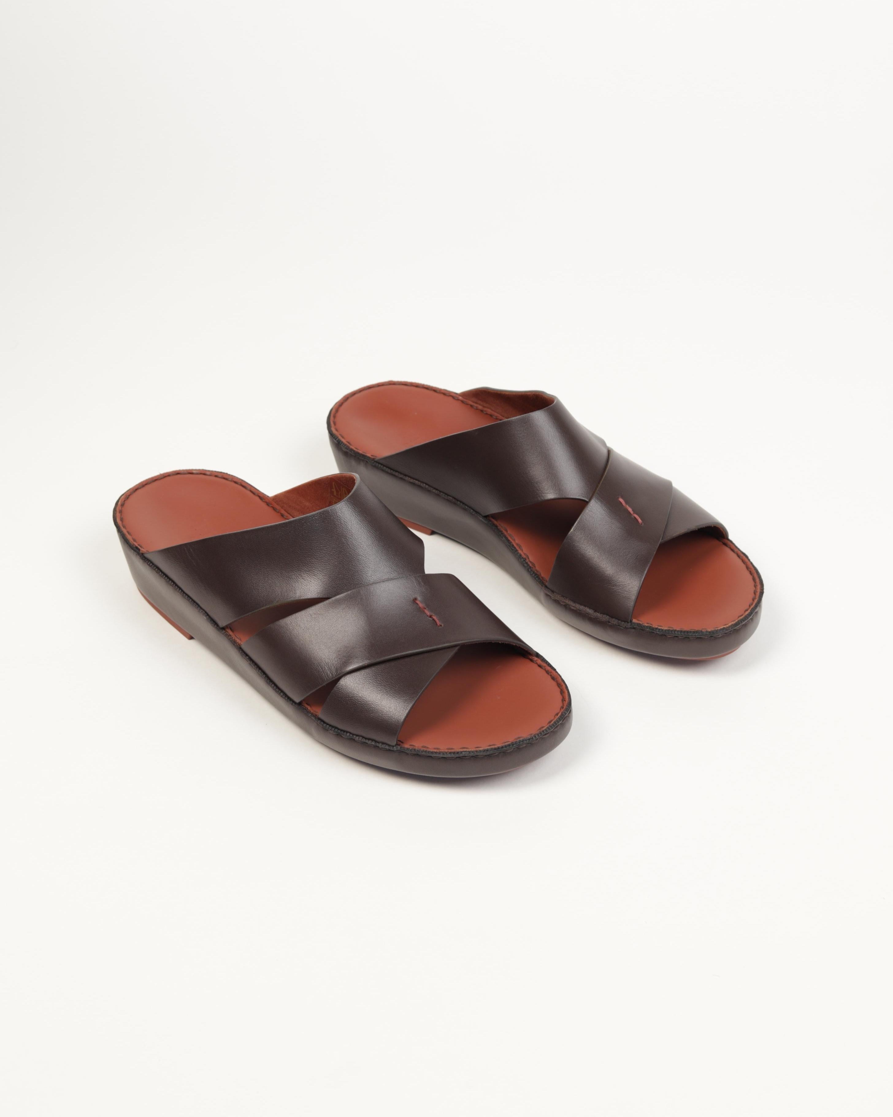 Premium men's sandals in the UAE, crafted from genuine Italian and natural leather.