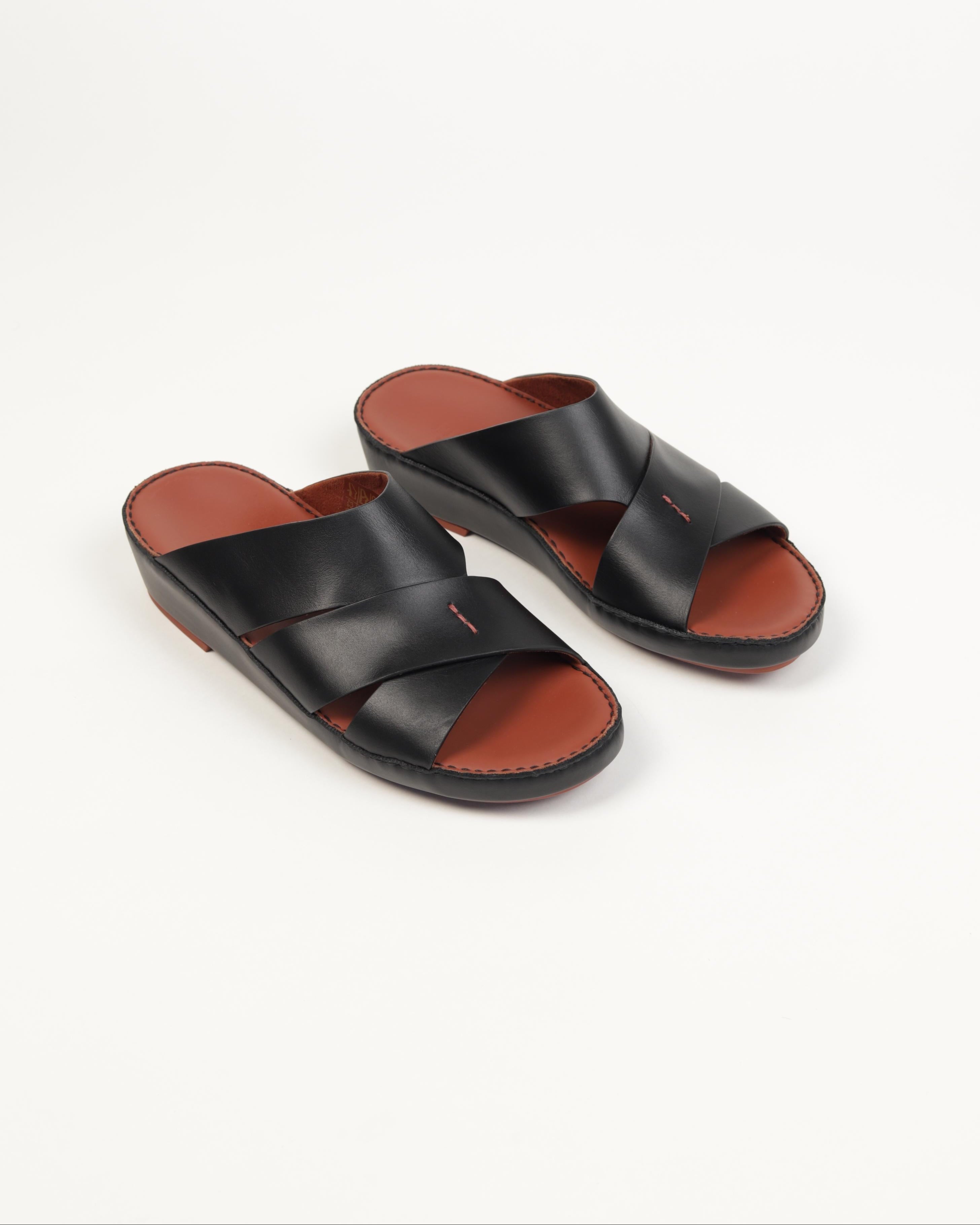 Premium men's sandals in the UAE, crafted from genuine Italian and natural leather.