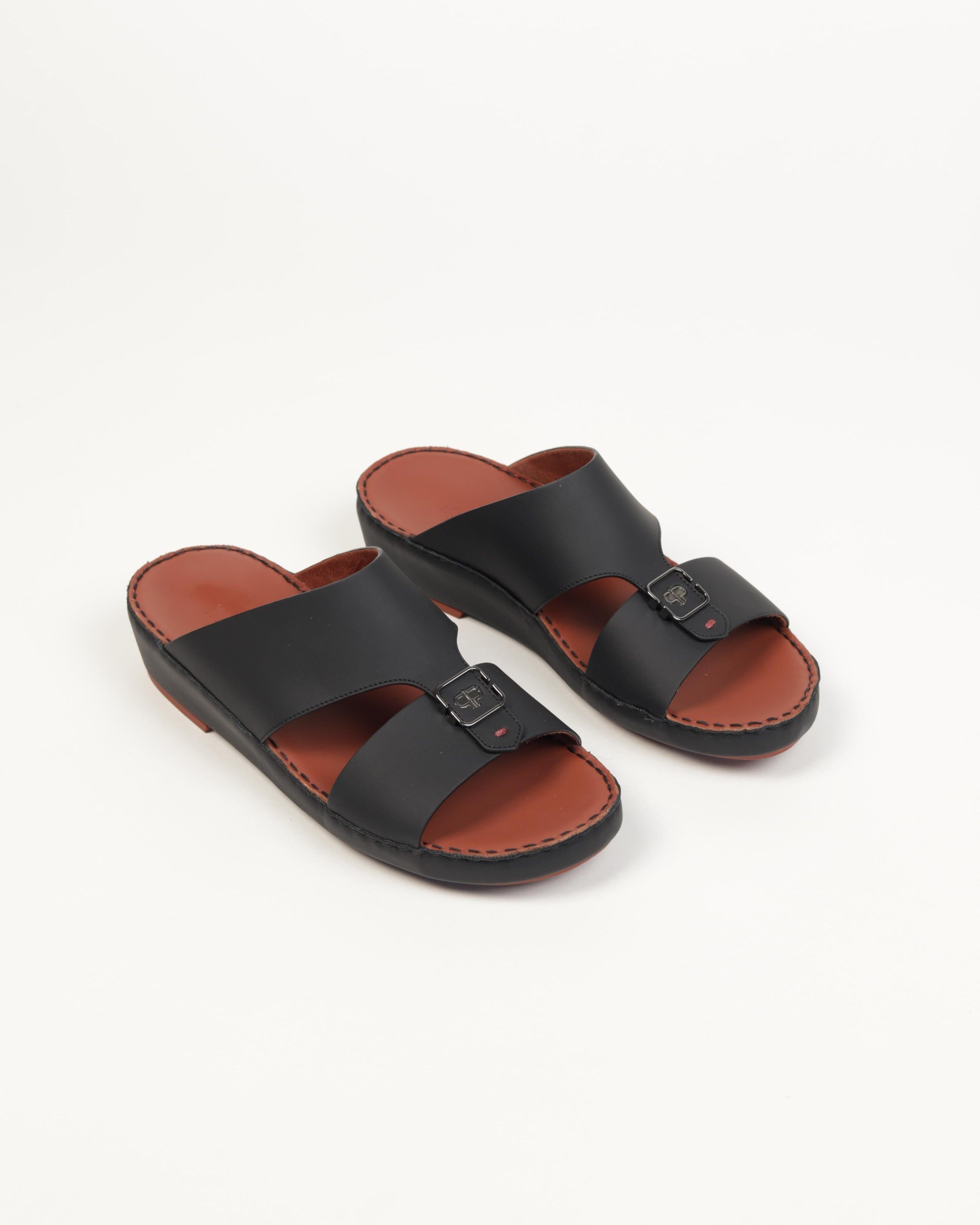 Premium men's sandals in the UAE, crafted from genuine Italian and natural leather.