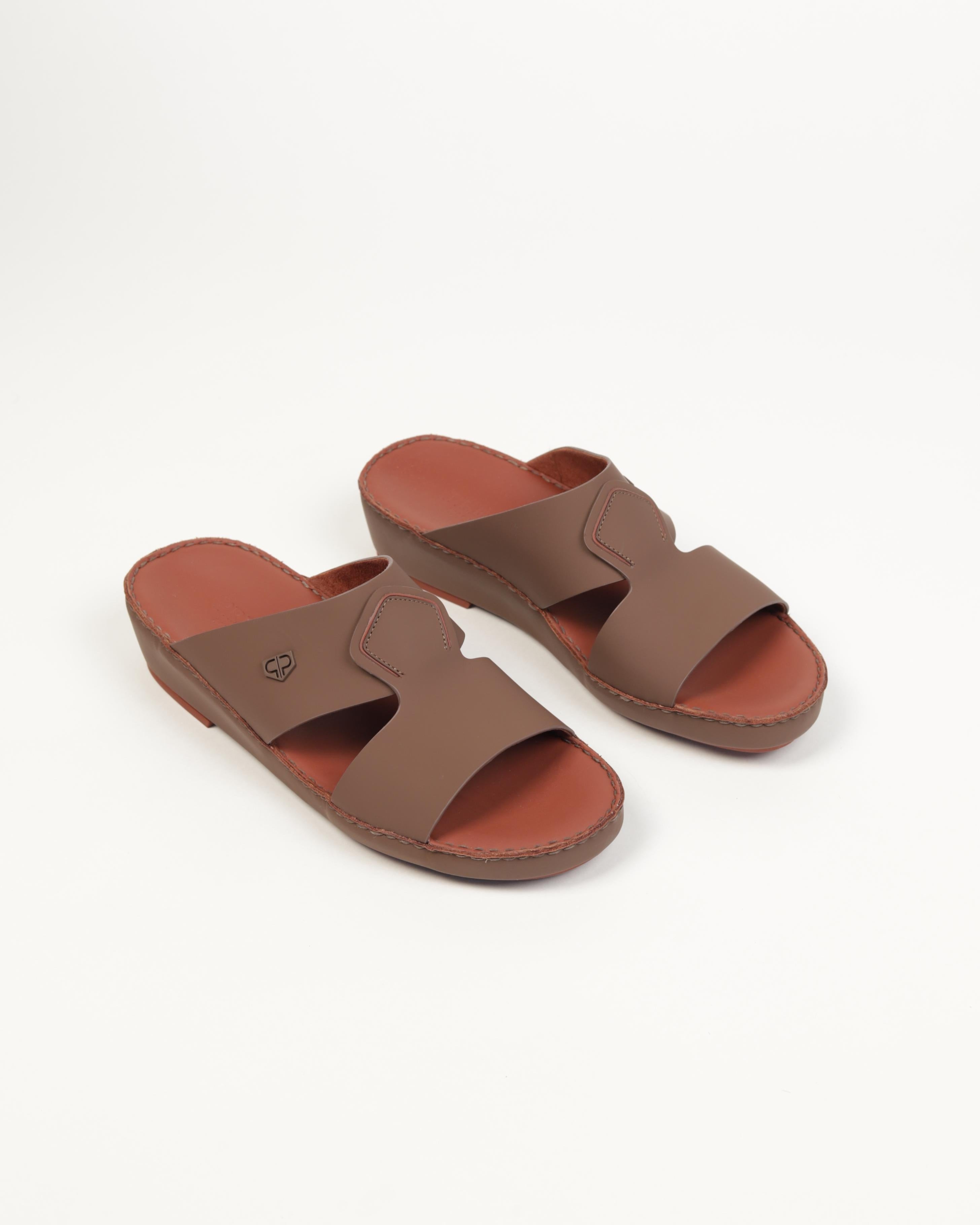 Premium men's sandals in the UAE, crafted from genuine Italian and natural leather.