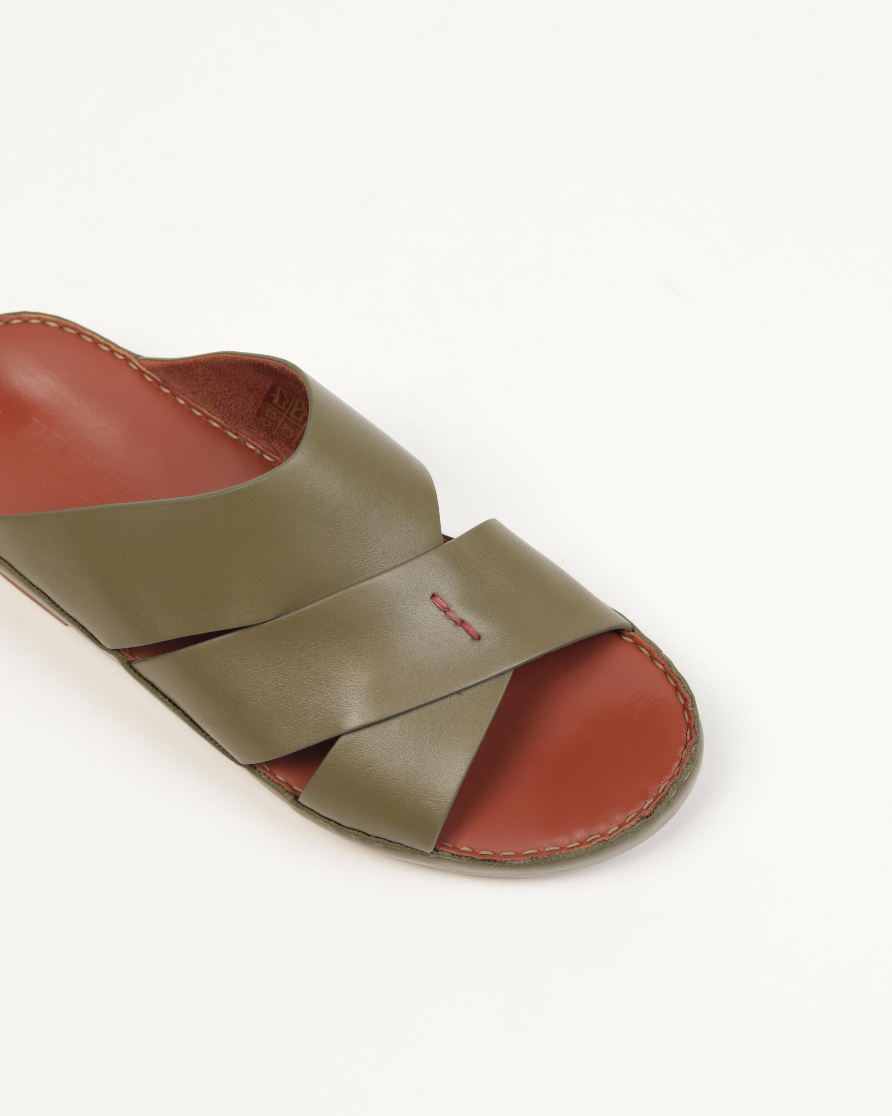 Premium men's sandals in the UAE, crafted from genuine Italian and natural leather.