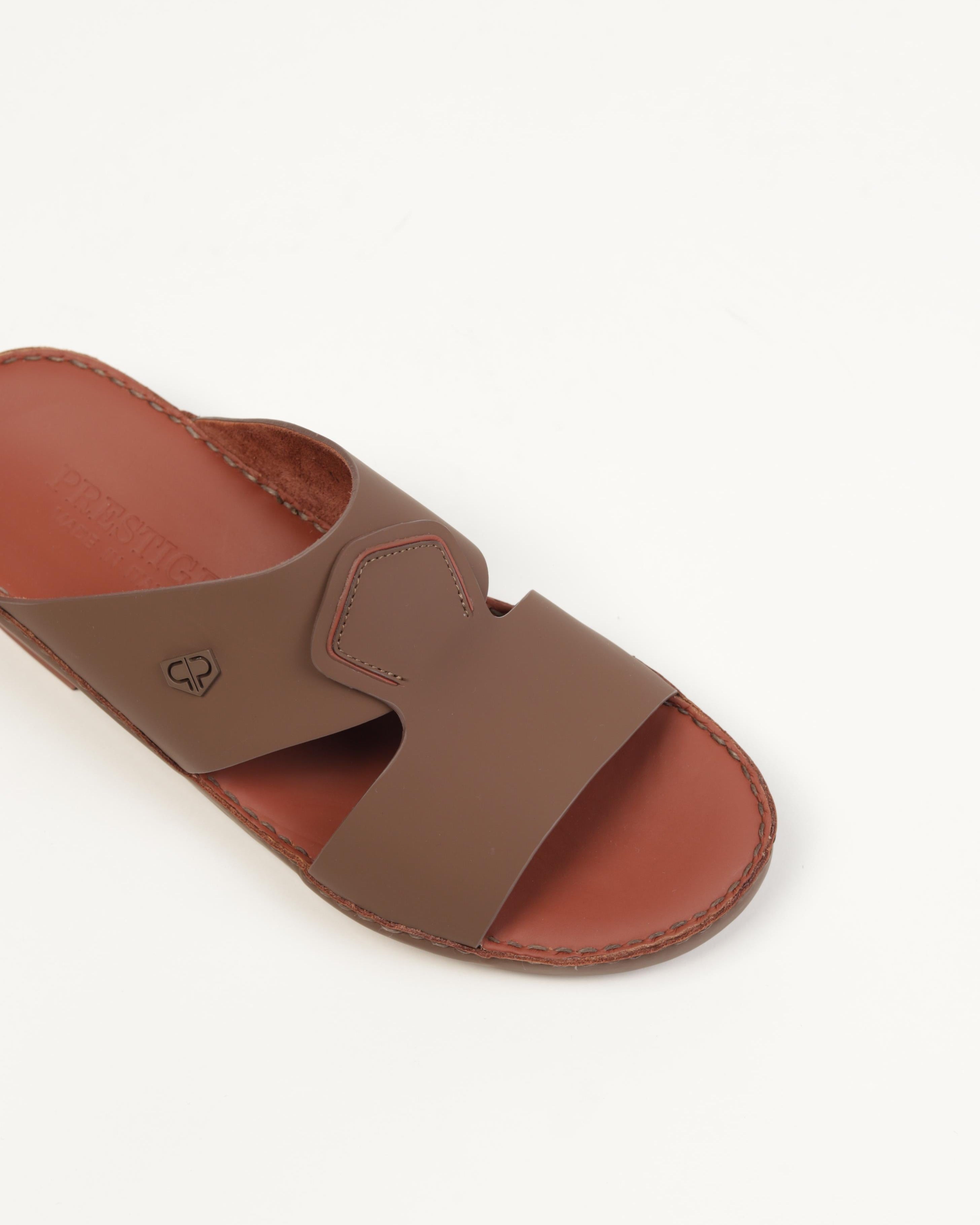 Premium men's sandals in the UAE, crafted from genuine Italian and natural leather.