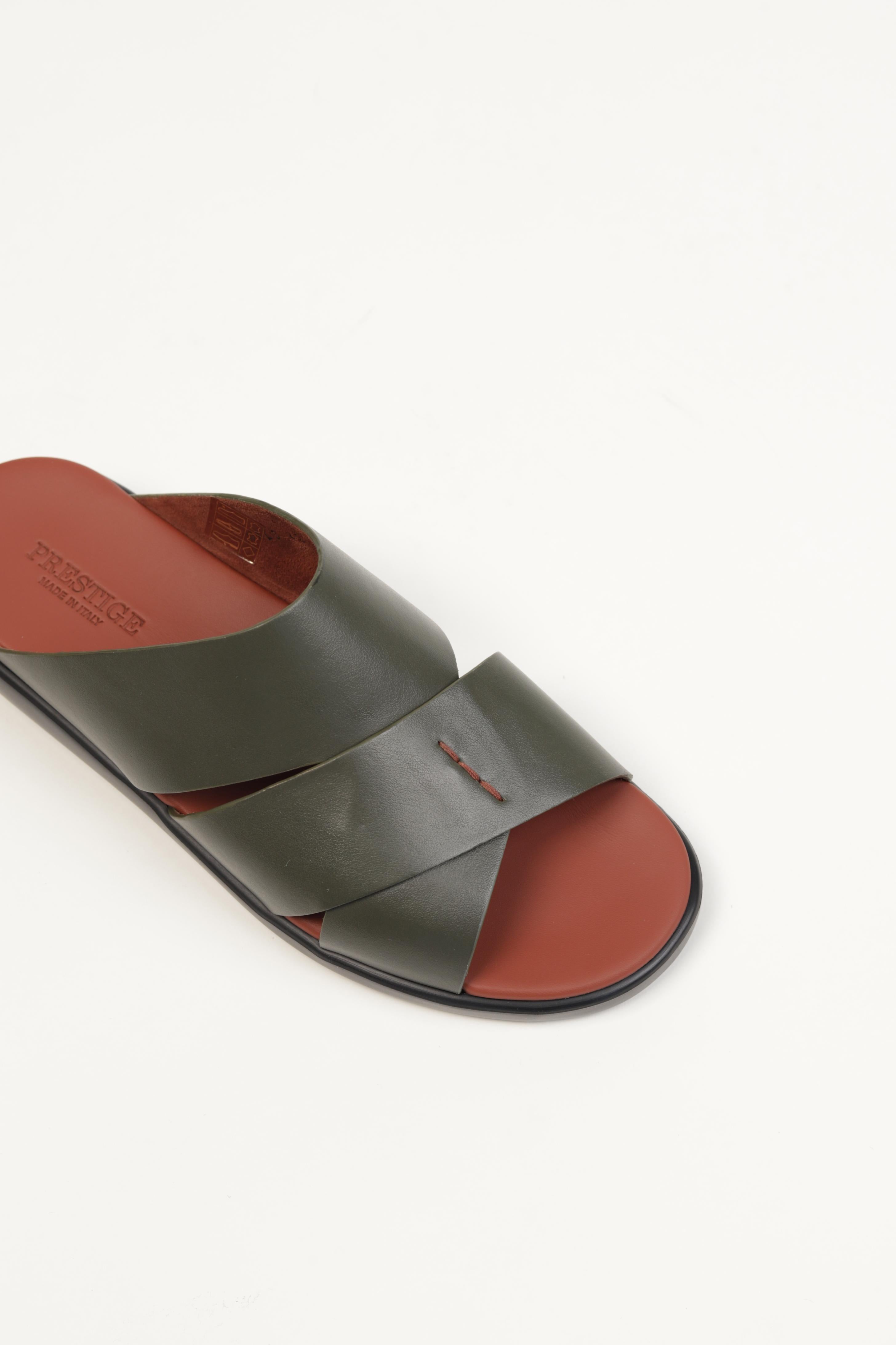 Extra- Light Sandals Men. Perfect for all-day wear, these lightweight sandals combine durability with sleek design.