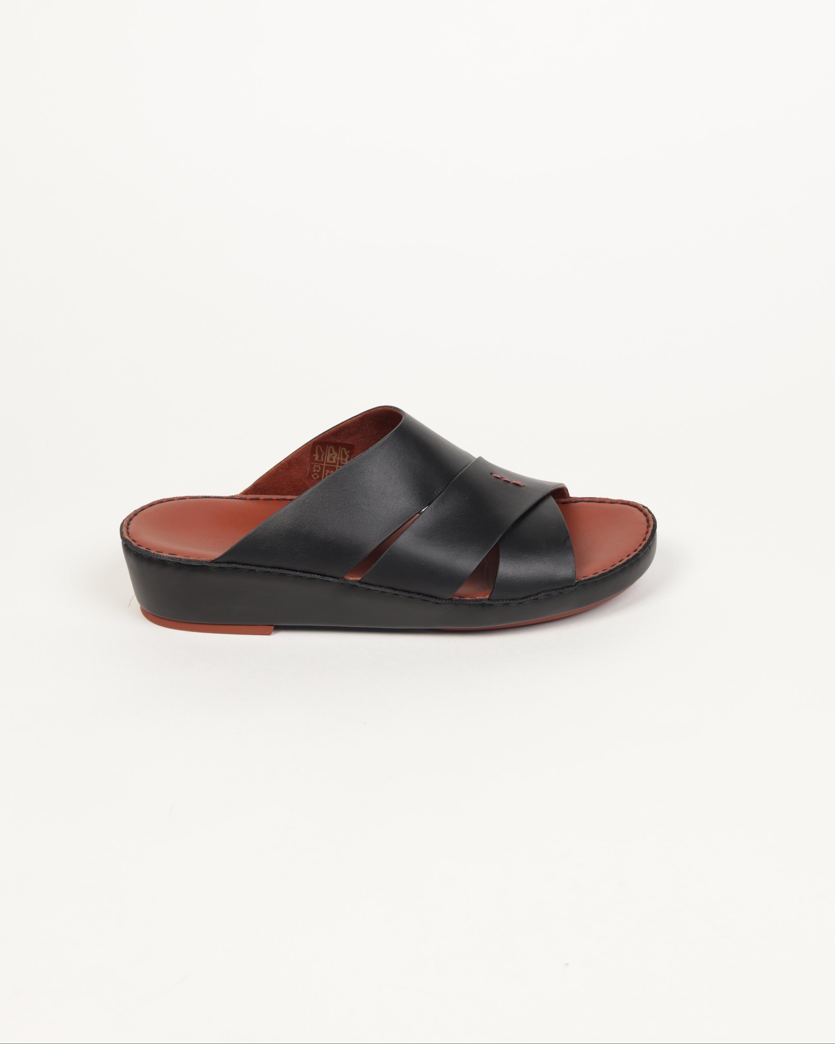 Premium men's sandals in the UAE, crafted from genuine Italian and natural leather.