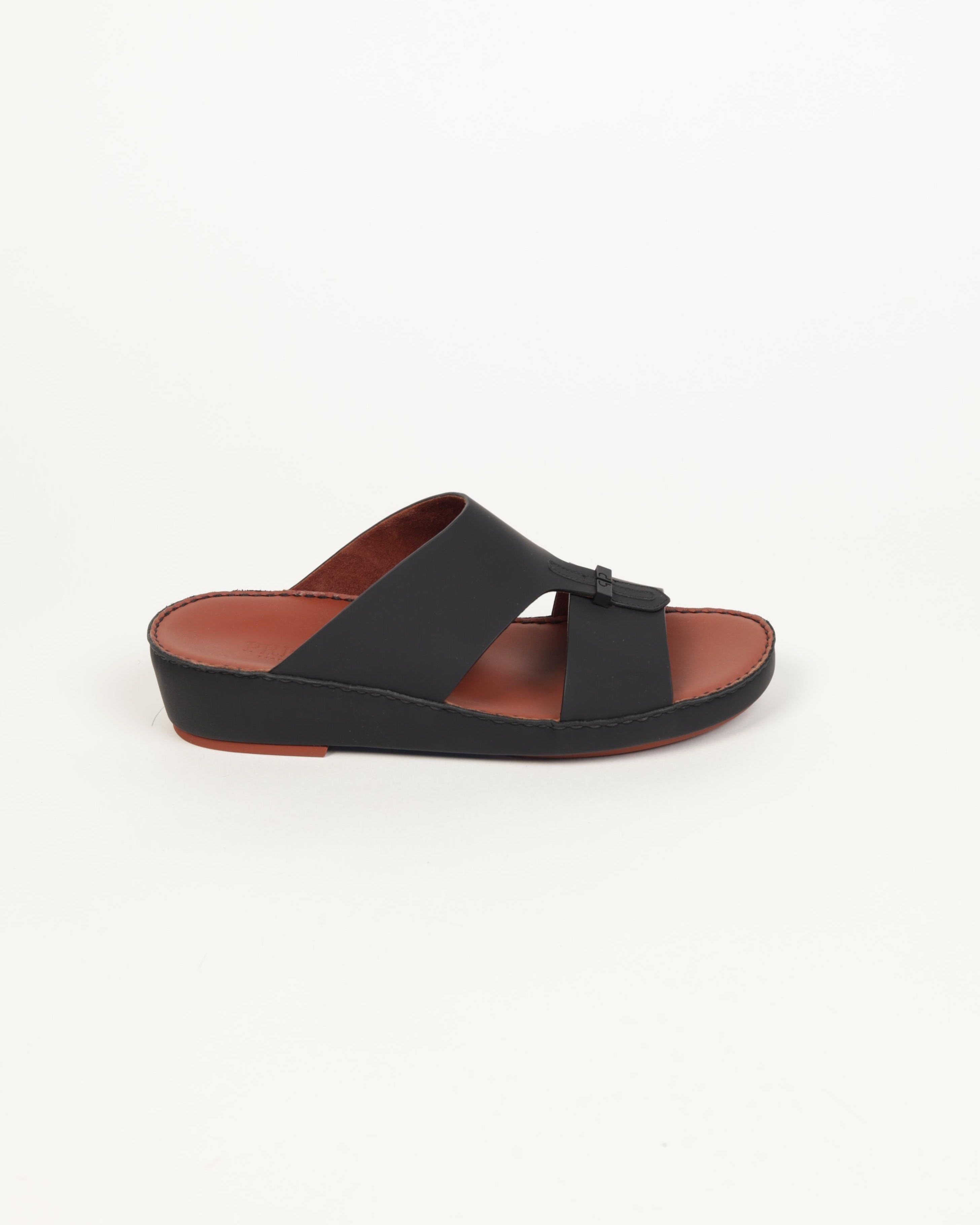 Premium men's sandals in the UAE, crafted from genuine Italian and natural leather.