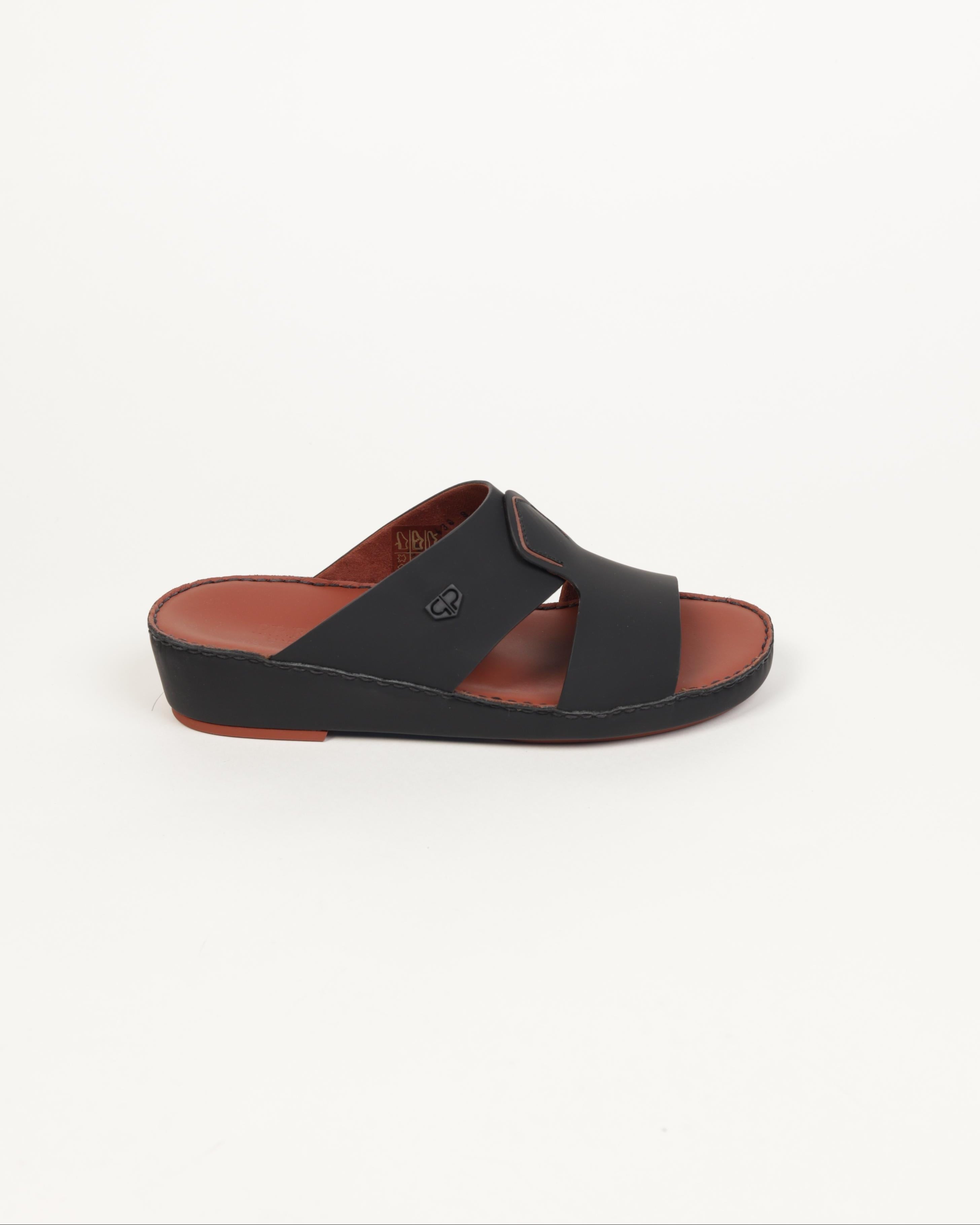 Premium men's sandals in the UAE, crafted from genuine Italian and natural leather.