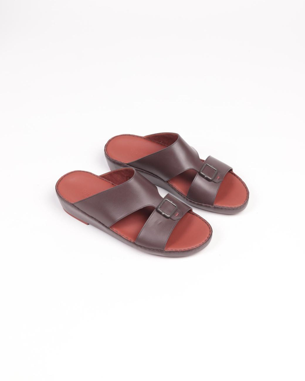 Premium men's sandals in the UAE, crafted from genuine Italian and natural leather.