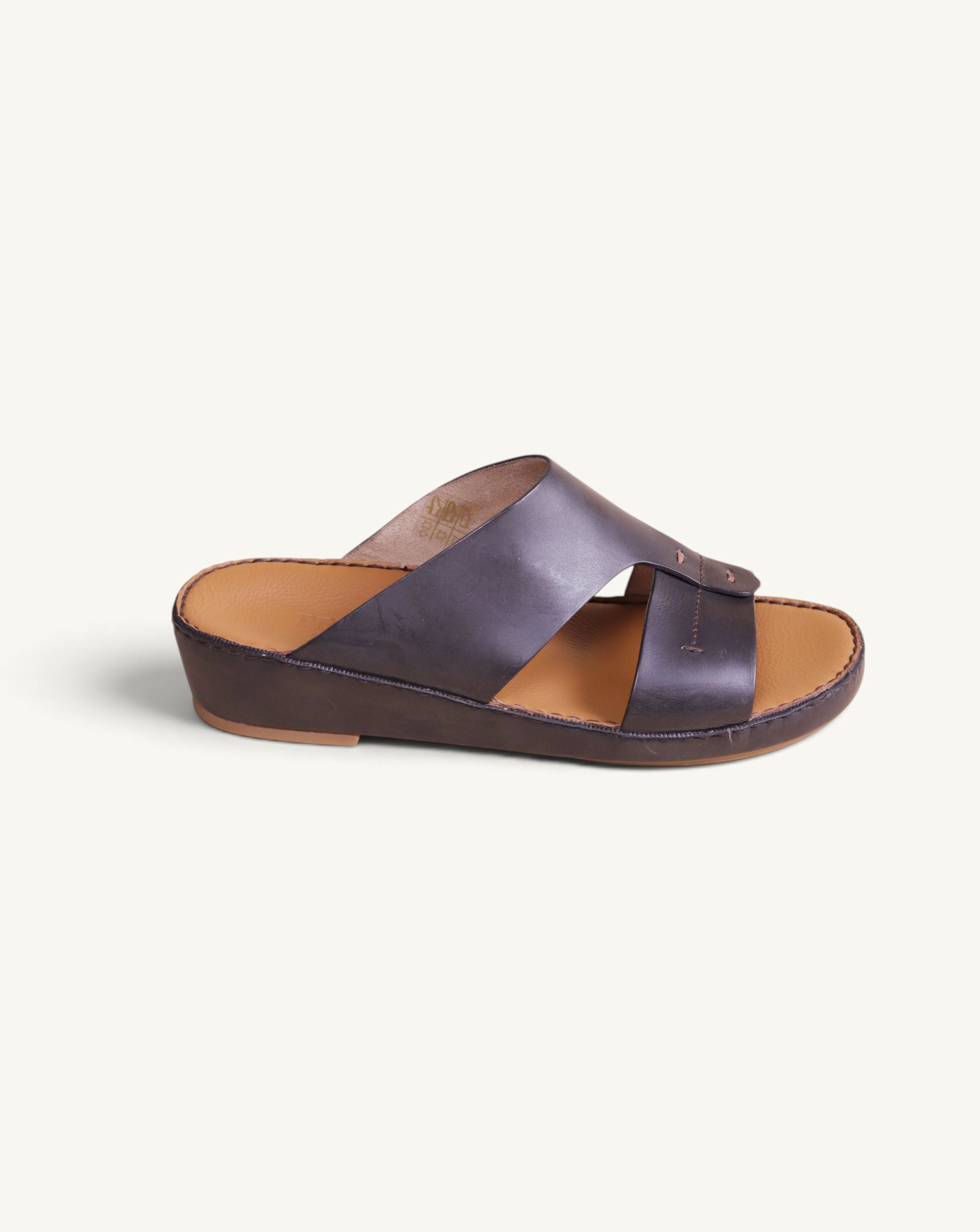P3304  CARACTERE NC DARK BROWN