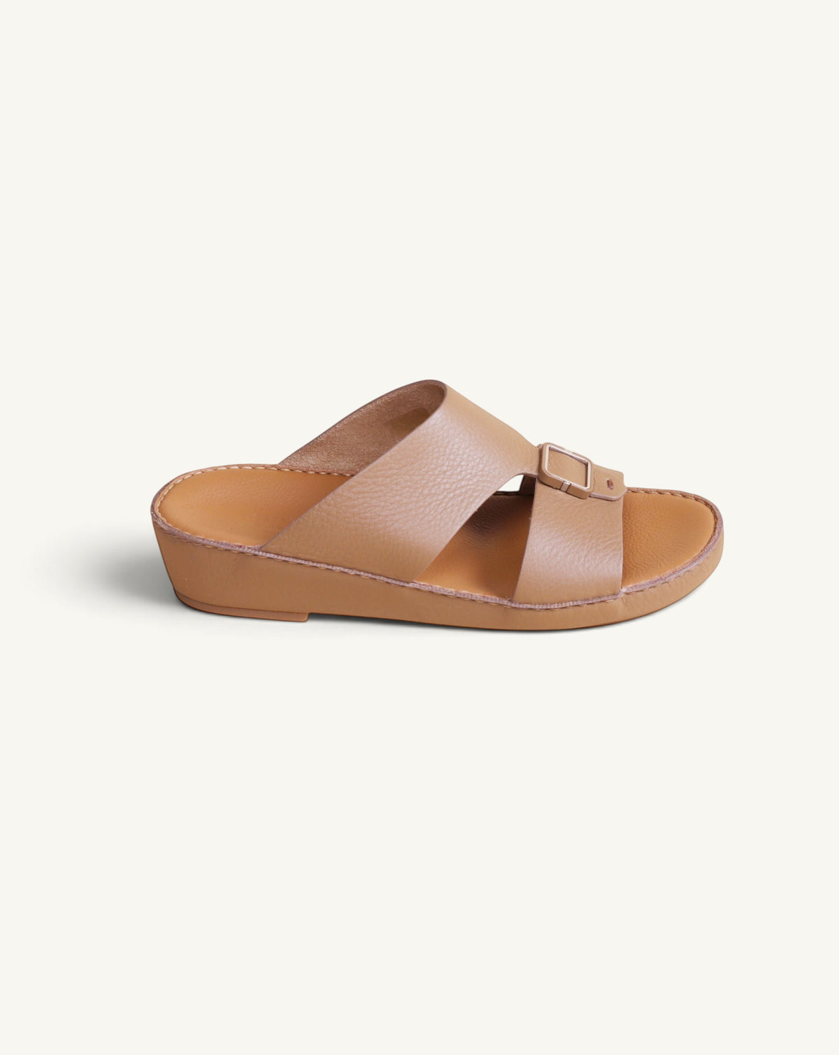 P3327  LEGACY TROTTER CAMEL