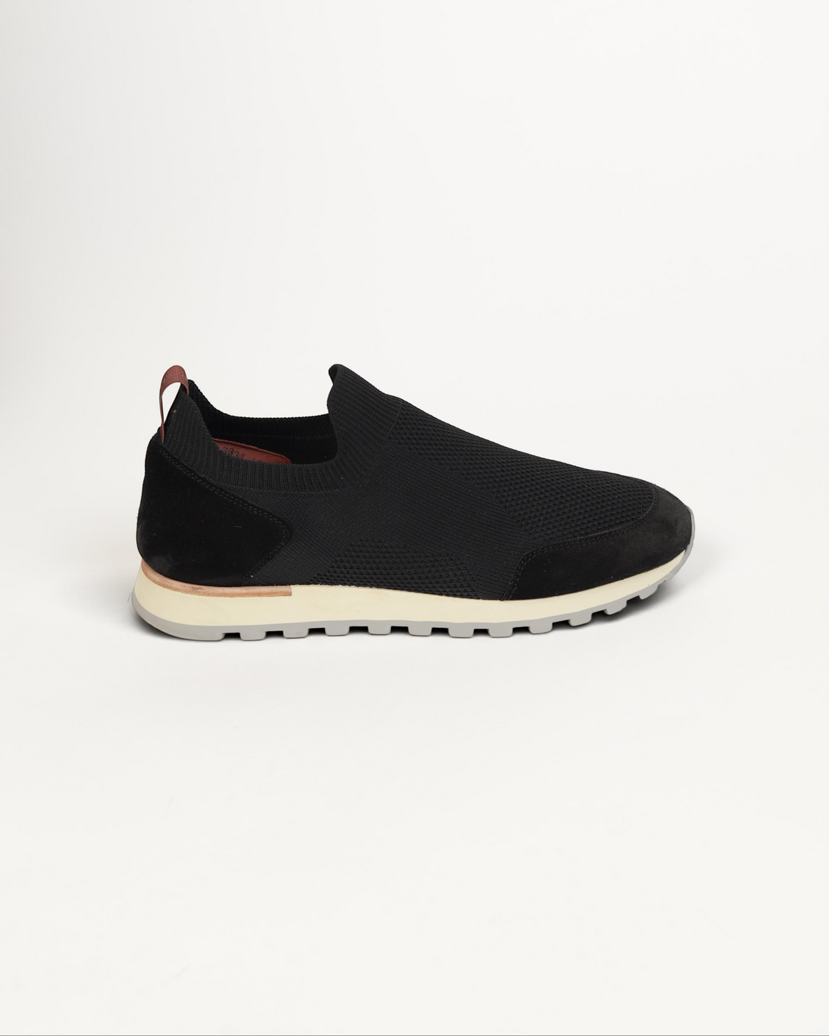 Prestige XLR FAME ACTIVE XL LUX black slip-on sneaker with a knit upper, suede detailing, and a thick rubber sole.