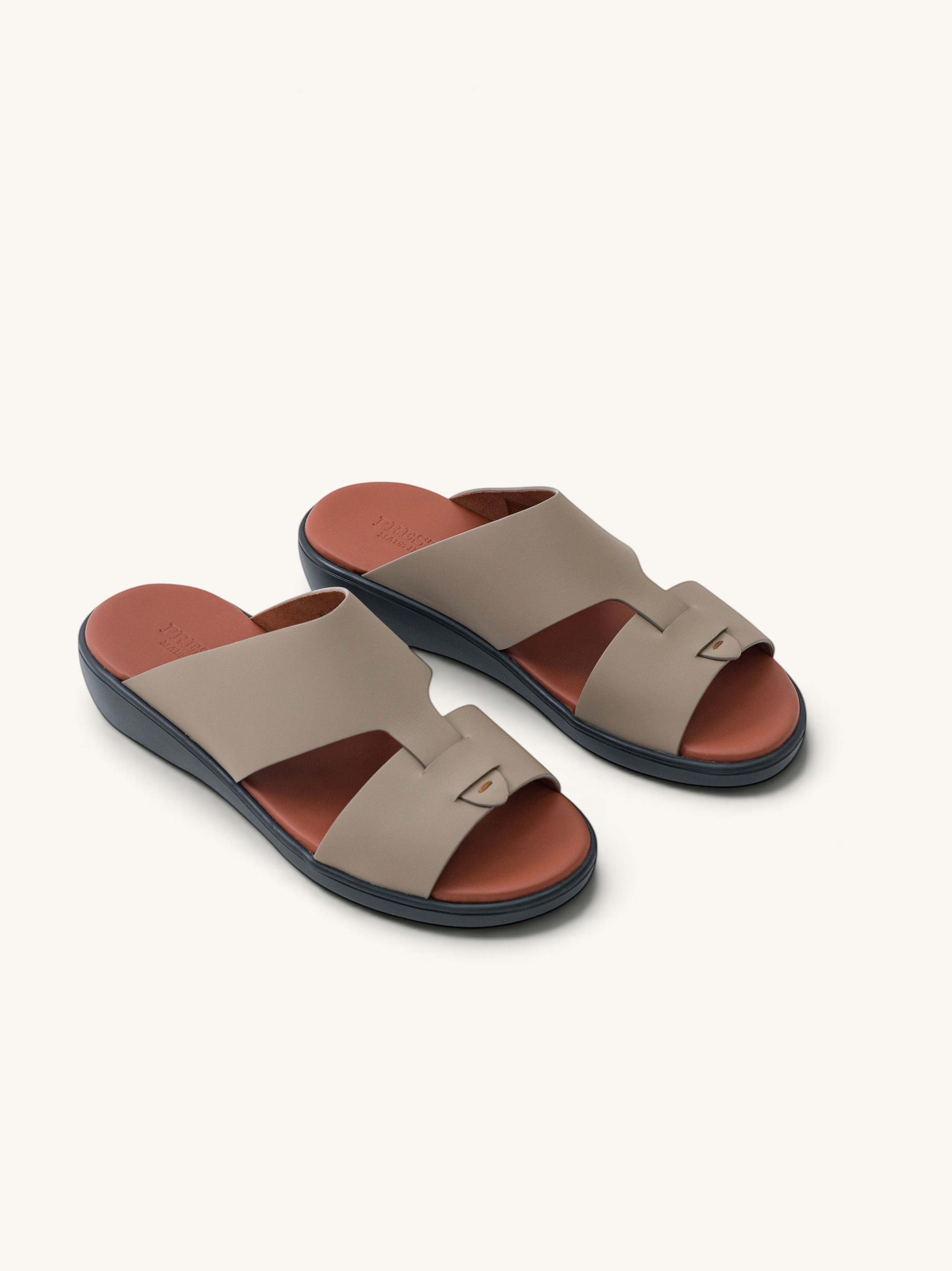 Prestige XL Classic Lord Gommato sandals in cappuccino beige with a brown footbed and dark sole