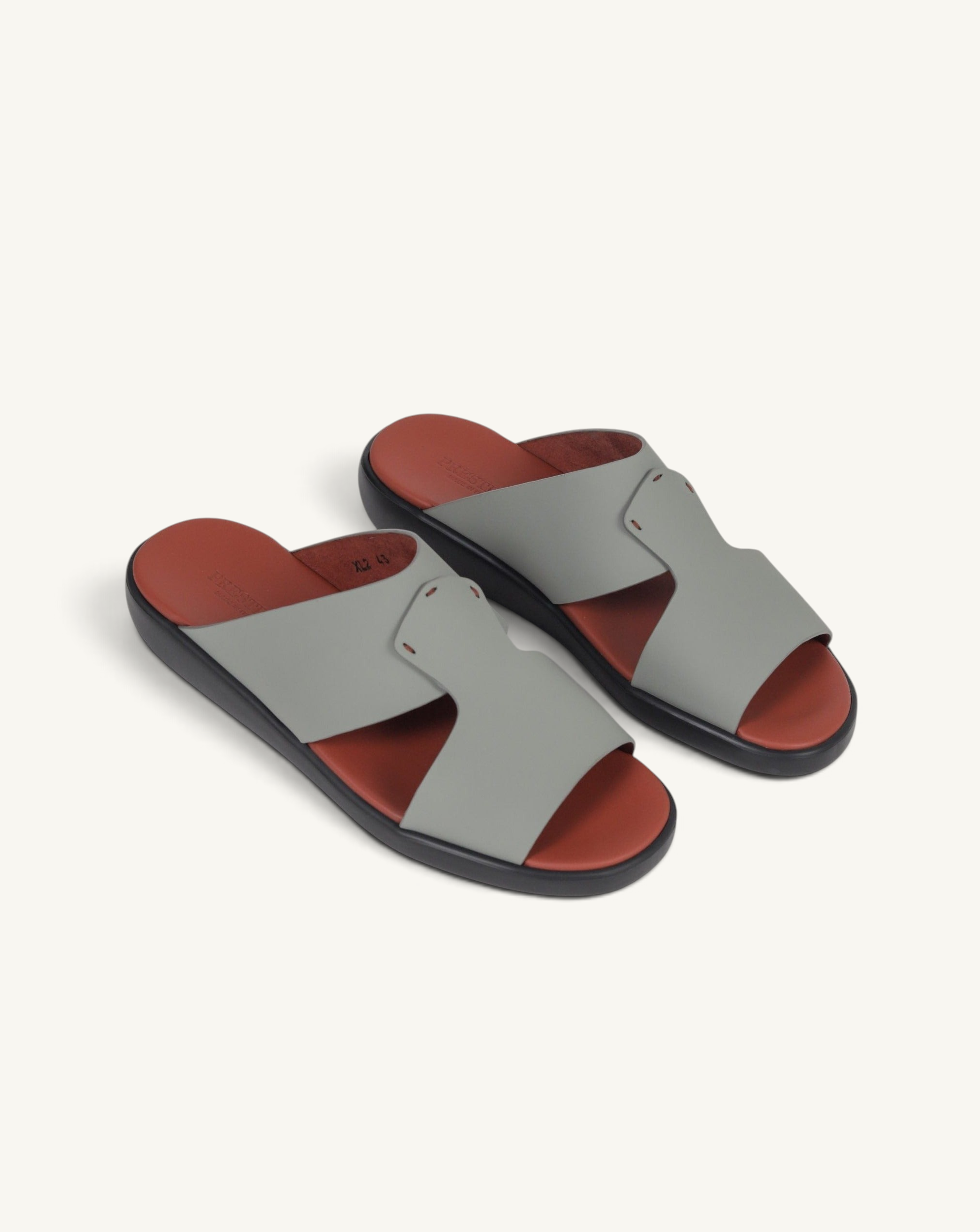 Prestige PG-XL2 Gommato Nube slide sandals featuring grey matte straps and a contrasting terracotta red leather footbed.