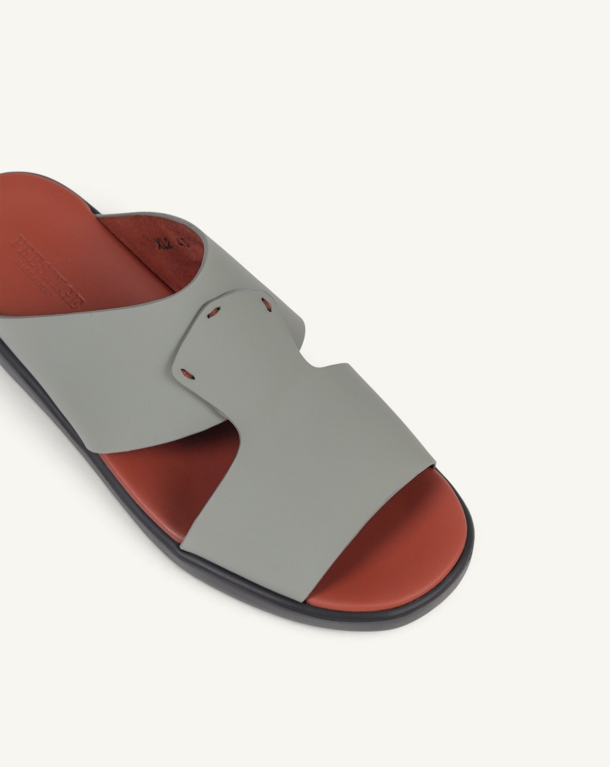 Prestige PG-XL2 Gommato Nube slide sandal in grey leather with a contrasting terracotta red footbed