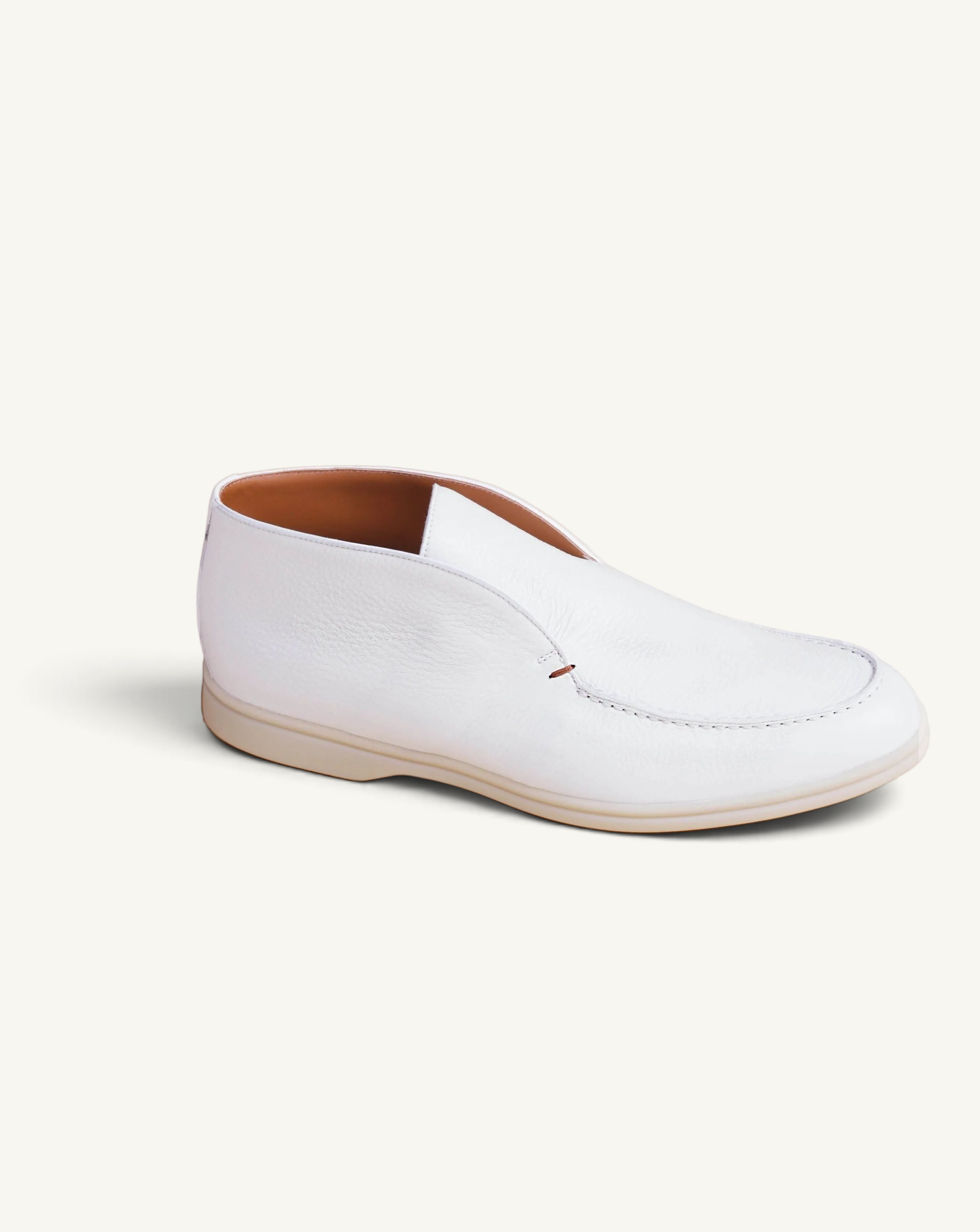 Prestige PDL092C ankle boot in white deer leather with a minimalist slip-on design and a light-toned rubber sole.